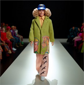 {{productViewItem.photos[photoViewList.activeNavIndex].Alt || productViewItem.photos[photoViewList.activeNavIndex].Description || 'Кукла Barbie Signature Styled by KidSuper Ken Doll'}}