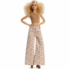 {{photo.Alt || photo.Description || 'Кукла Barbie Basics 2026 Neutrals Series, Model 07'}}